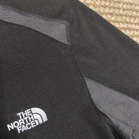The North Face FastDry Reflective Wicking Base Layer Summit Dotknit LS Crew Tee - Picture 6 of 12